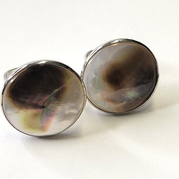 Mother of Pearl Round Ring Adjustable Ring - Picture 2 of 6